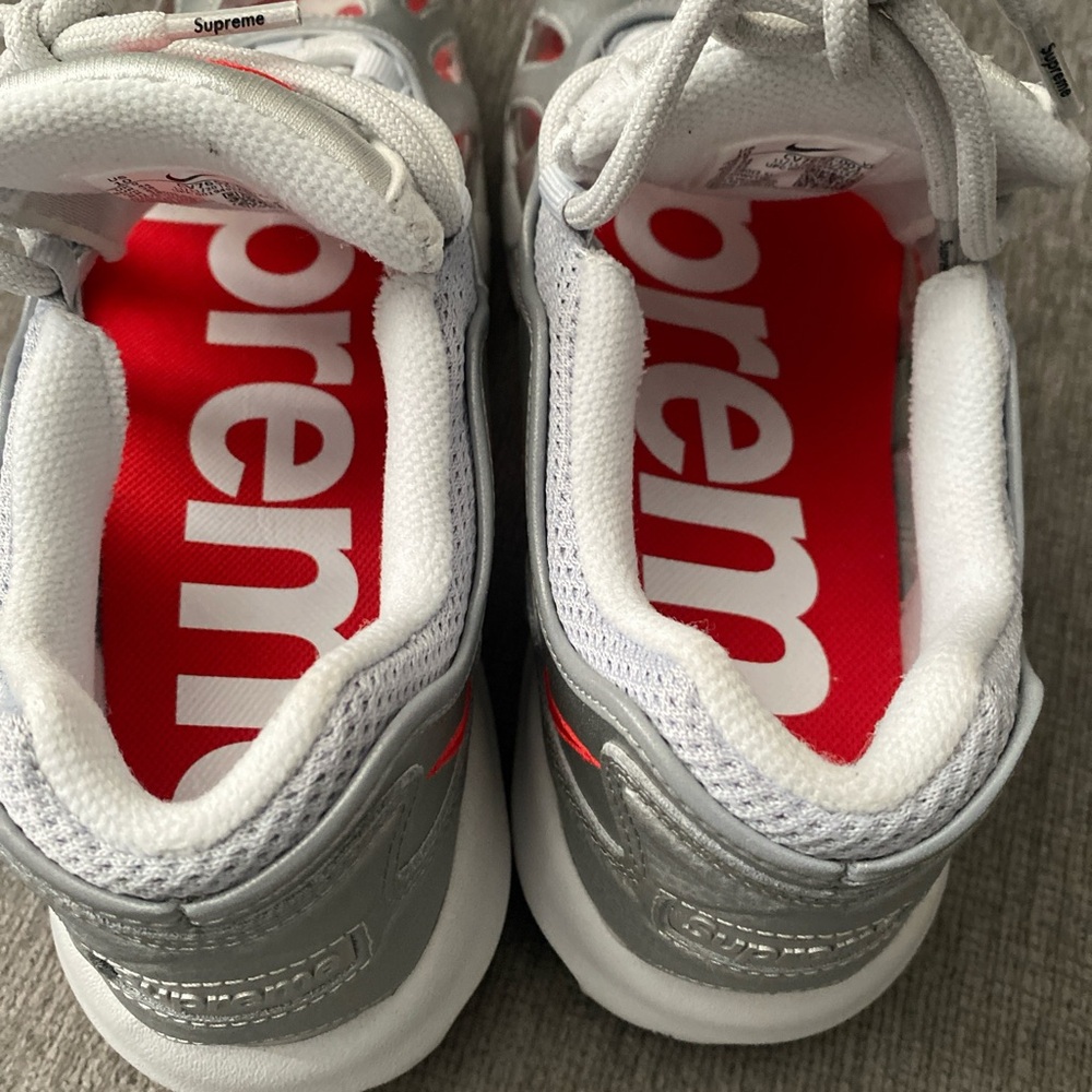 Nike Supreme Air Max 96 - Gray sliver and Red
